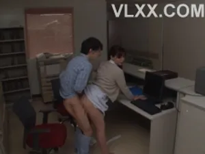 Đồng phục học sinh tất trắng, cô gái tóc đuôi ngựa thuần khiết dịu dàng, người đàn ông đeo mặt nạ chiến đấu đầy đam mê, thân hình nhỏ nhắn rất bền bỉ