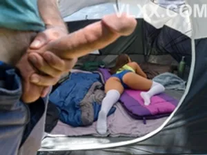 Dù bị quấy rối trên tàu đến trường nhưng em nữ học sinh chỉ biết im lặng