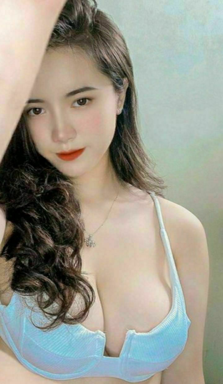 Công tác cùng nữ cấp trên xinh đẹp ~momo sakura